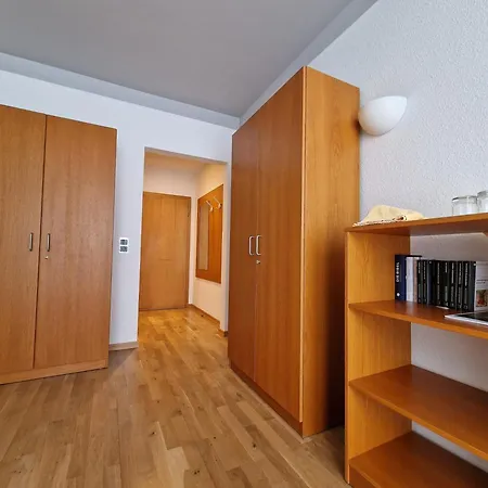 Gaestehaus Dominikus 호텔 *