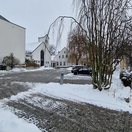 Gaestehaus Dominikus 호텔 *